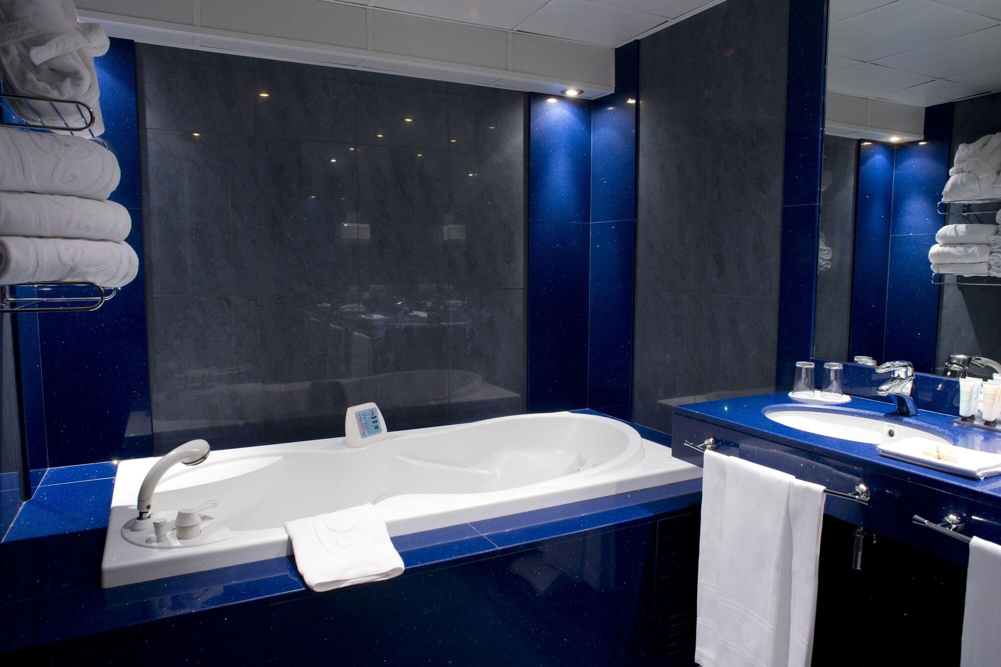 A Casa Canut Hotel Gastronomic Les Escaldes Bagian luar foto Bathroom