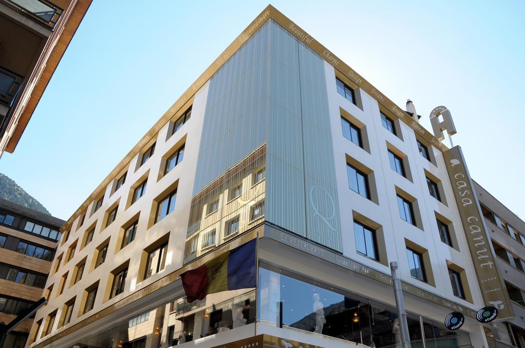A Casa Canut Hotel Gastronomic Les Escaldes Bagian luar foto The new building of the University of Novi Sad